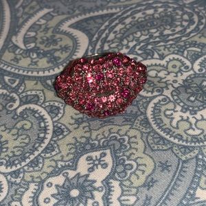 Pink and purple lip bling ring